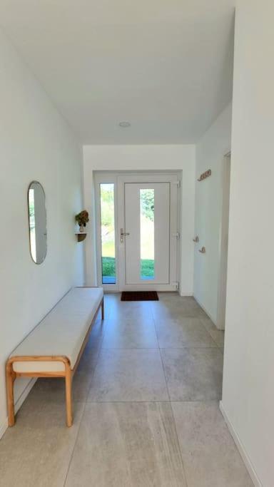 Haus Am Waldrand Und In Seenaehe Lehnin Exterior foto